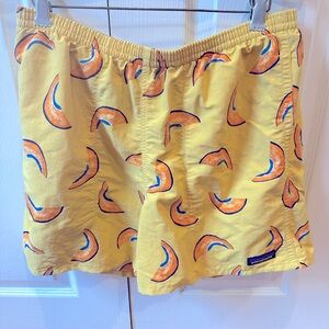 Men’s Patagonia Swim Trunks size M 5” inseam Yellow nylon with cantaloupe print
